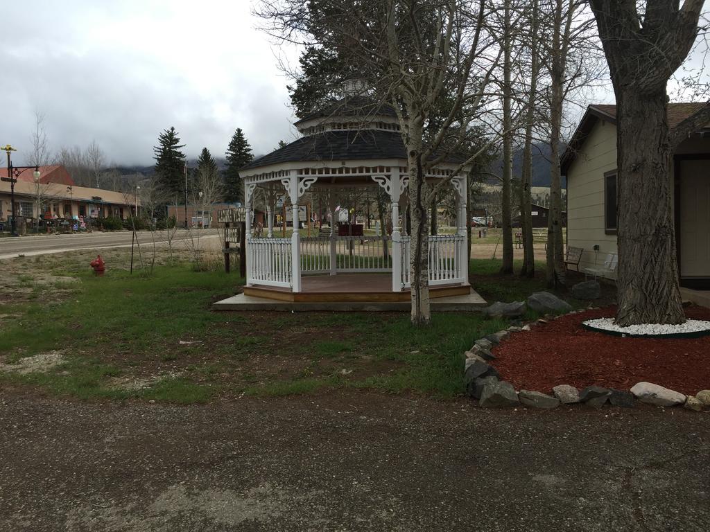 Laguna Vista Lodge Eagle Nest エクステリア 写真