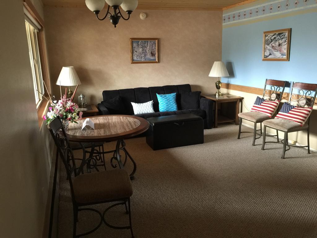Laguna Vista Lodge Eagle Nest エクステリア 写真